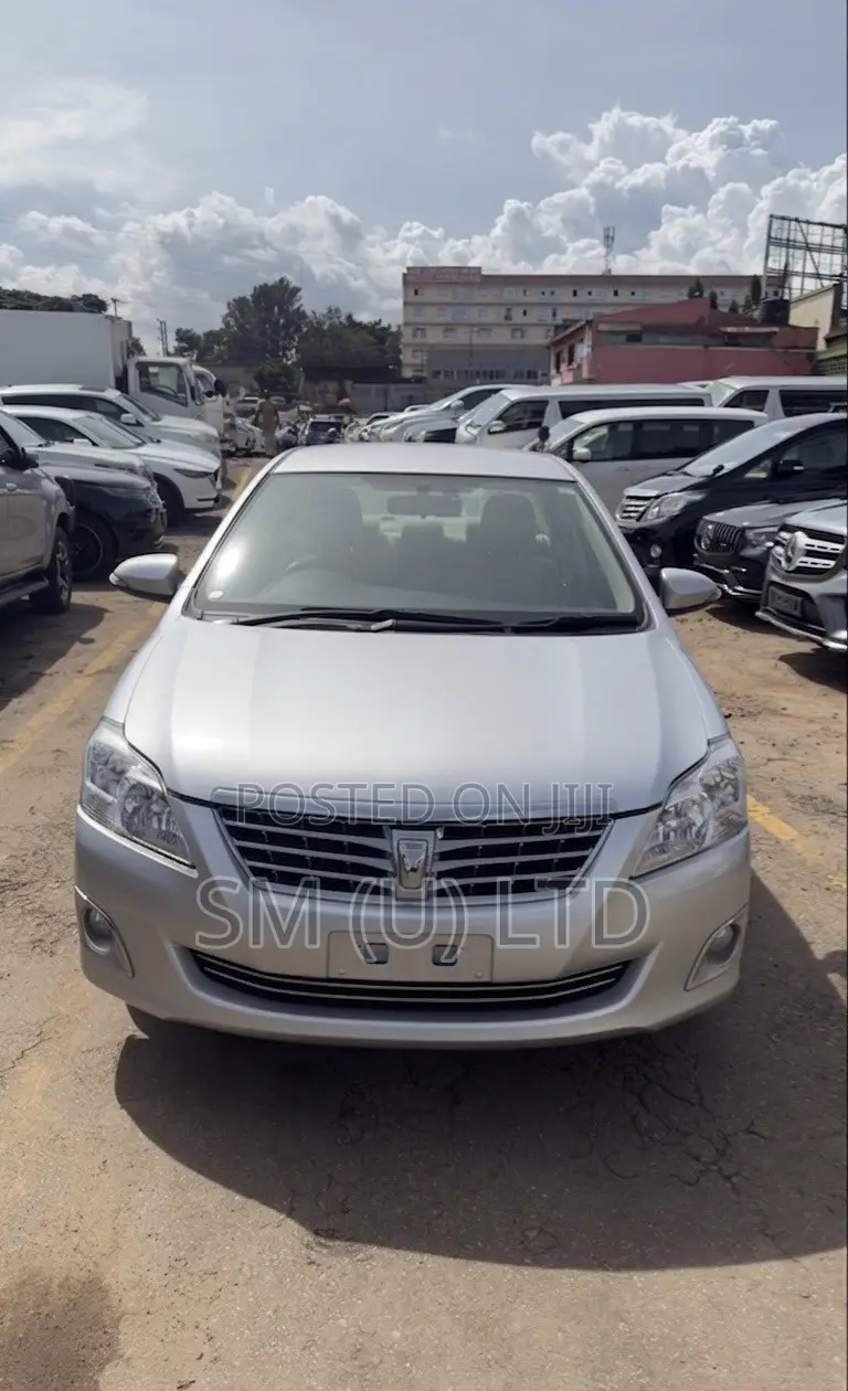 Toyota Premio 2013 Silver