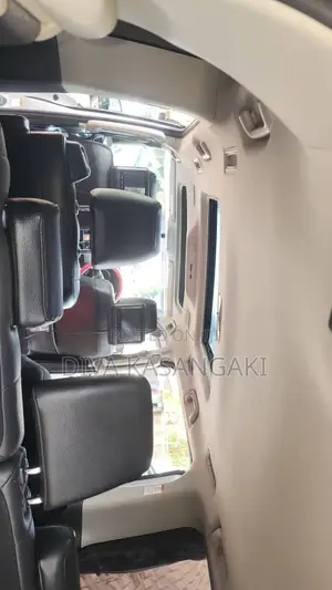 Toyota Noah 2.0 FWD (8 Seater) 2017 Silver