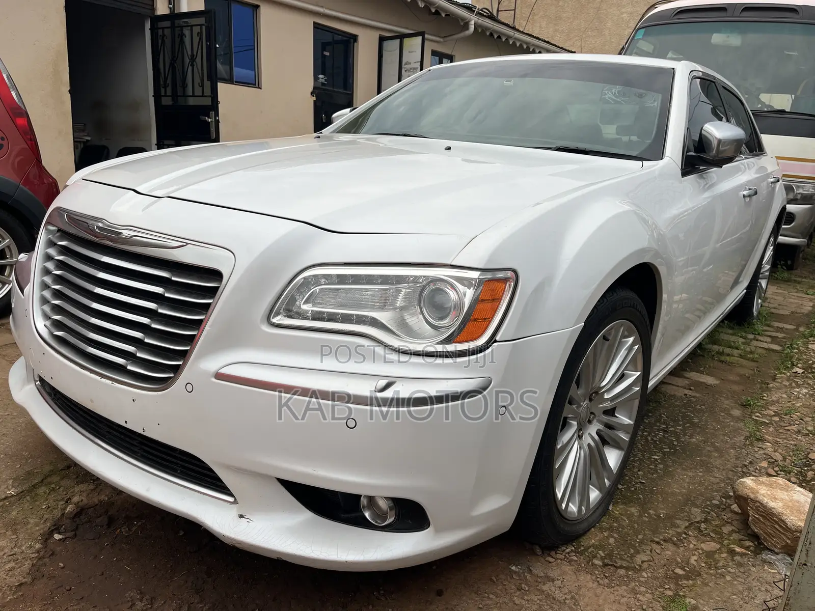 Chrysler 300C 2013 White