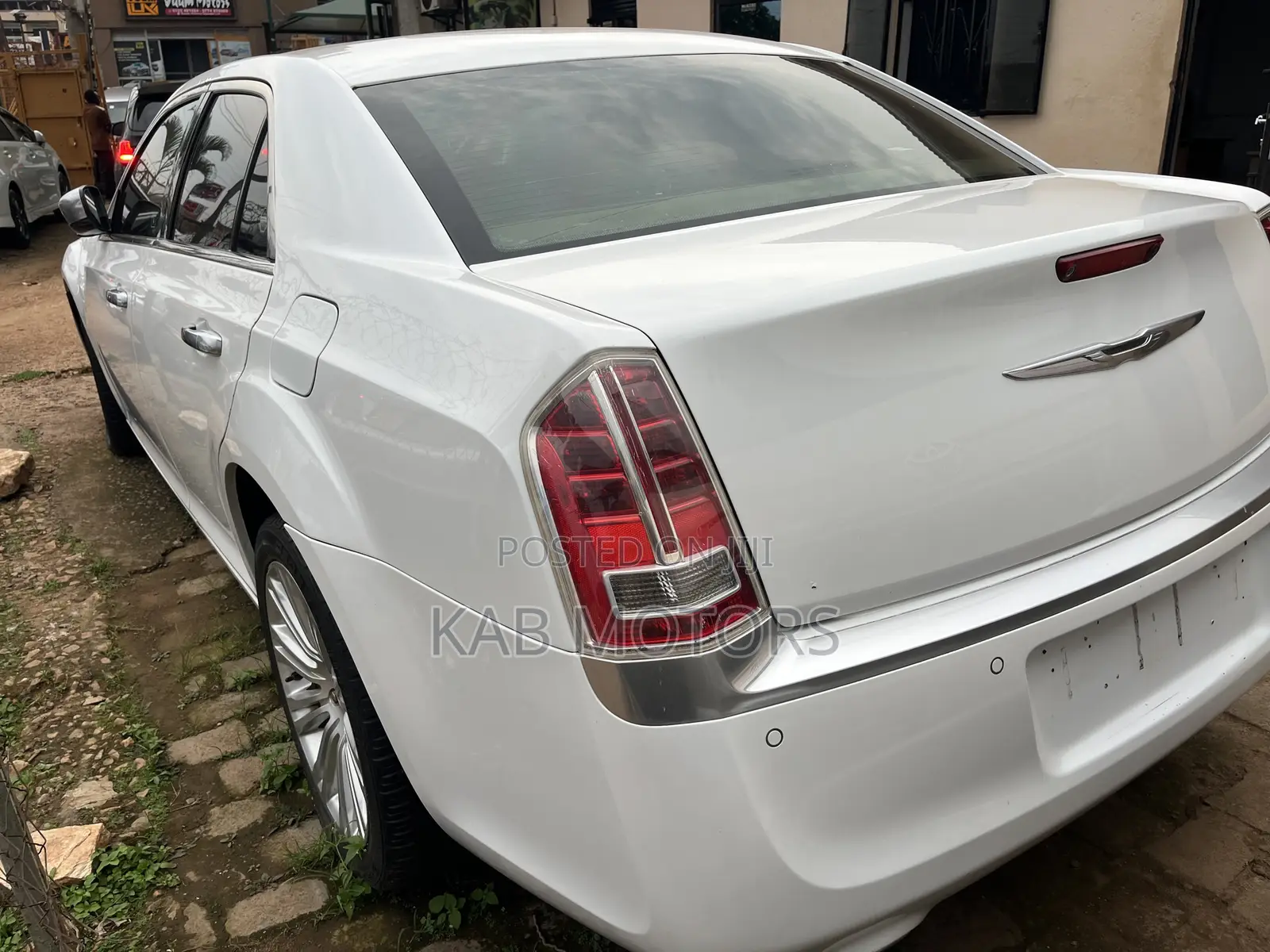 Chrysler 300C 2013 White