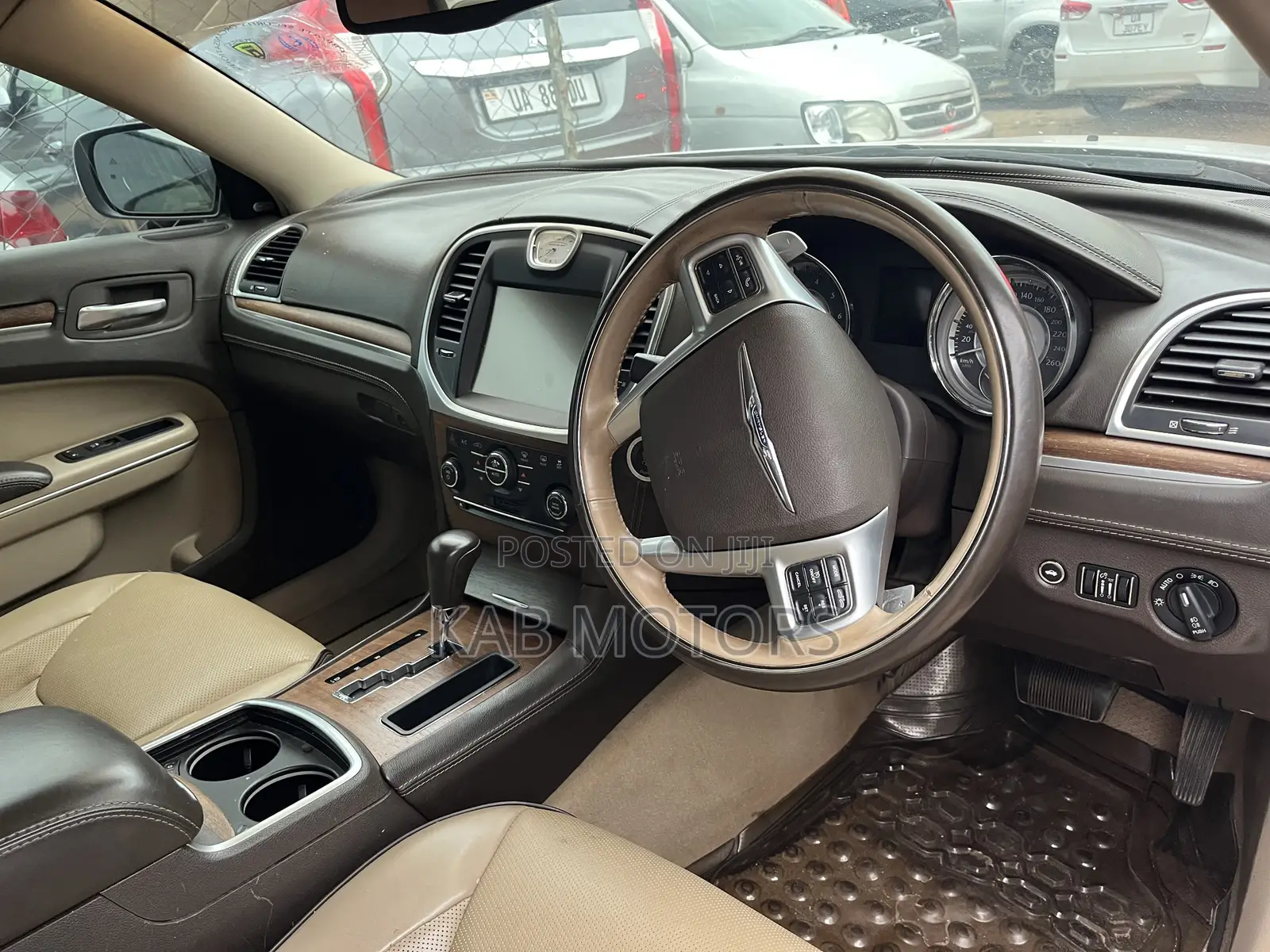Chrysler 300C 2013 White