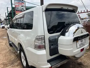 Mitsubishi Pajero 2010 White
