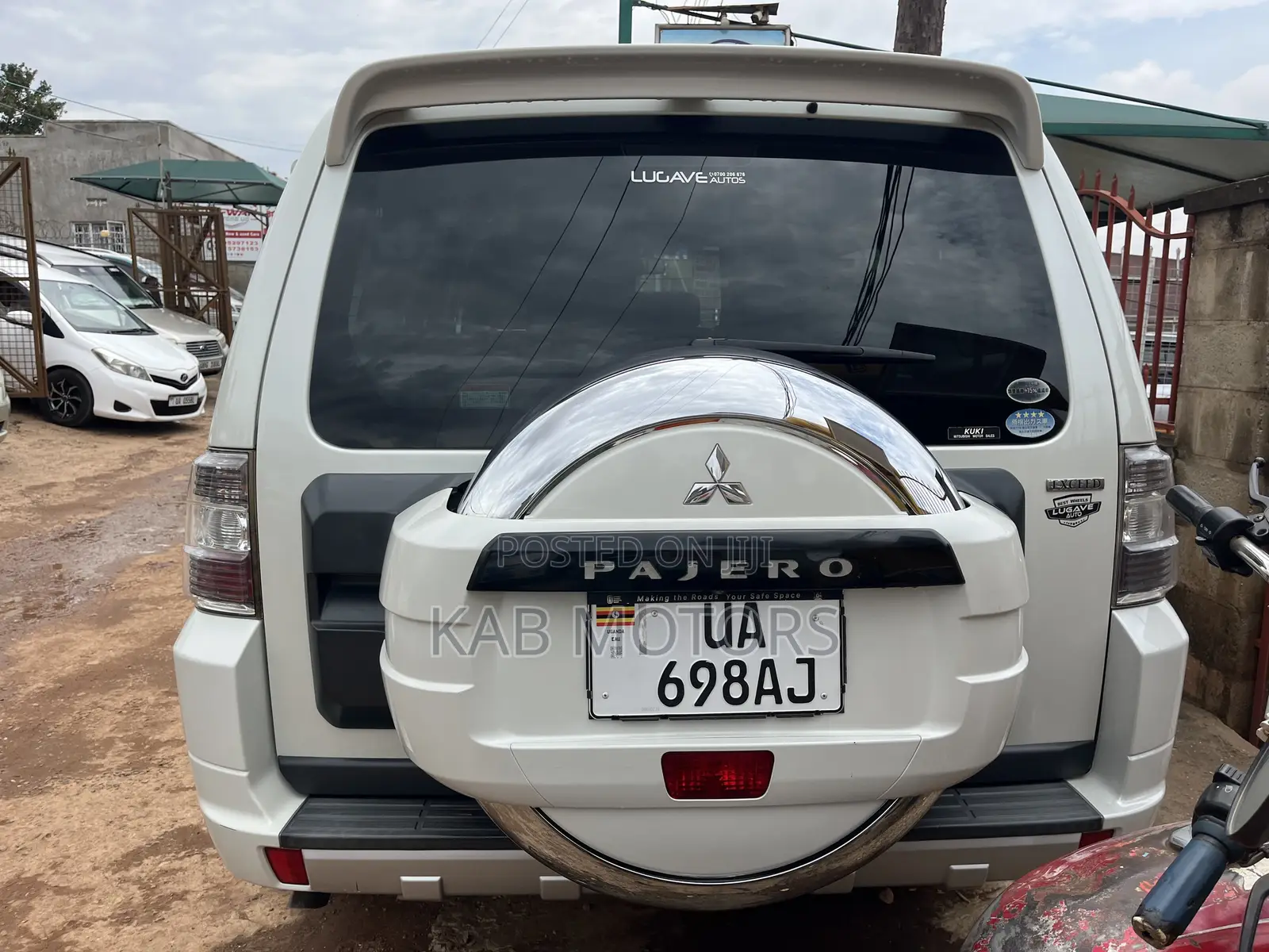 Mitsubishi Pajero 2010 White