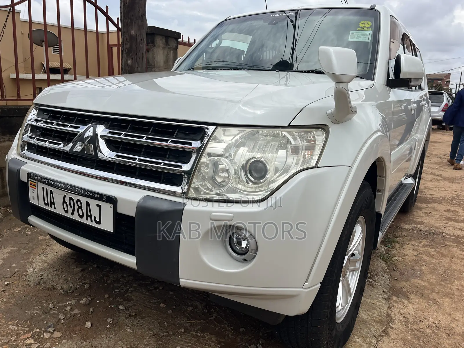 Mitsubishi Pajero 2010 White