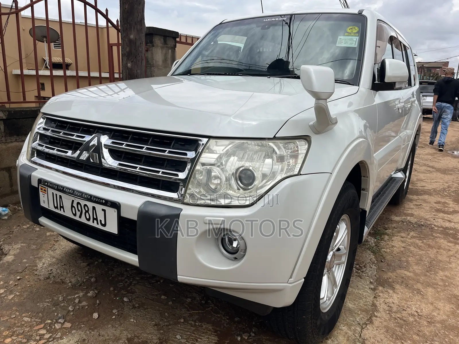 Mitsubishi Pajero 2010 White