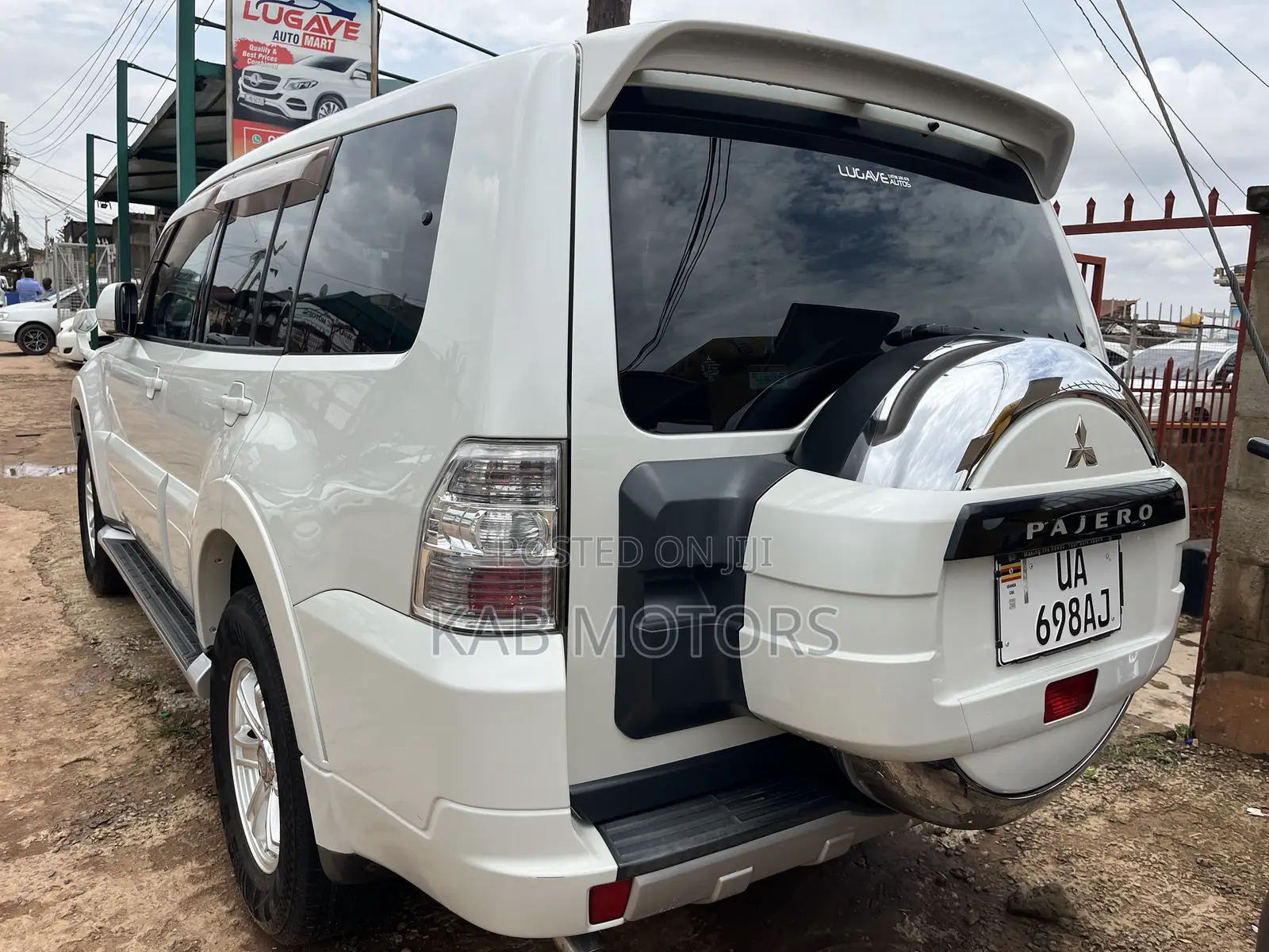 Mitsubishi Pajero 2010 White