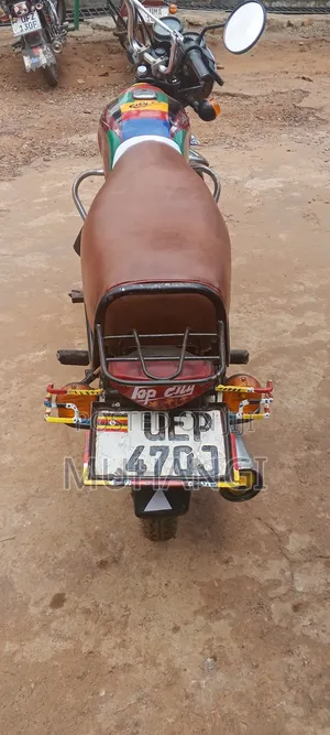 Bajaj Boxer 100 2016 Red