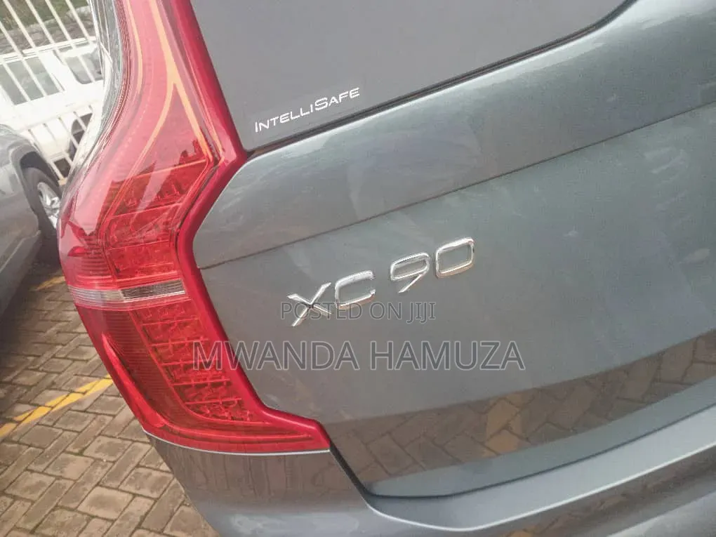 Volvo XC90 2019 Silver