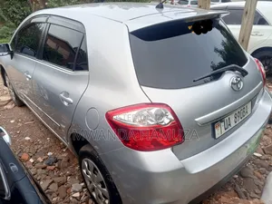 Toyota Auris 2011 Silver