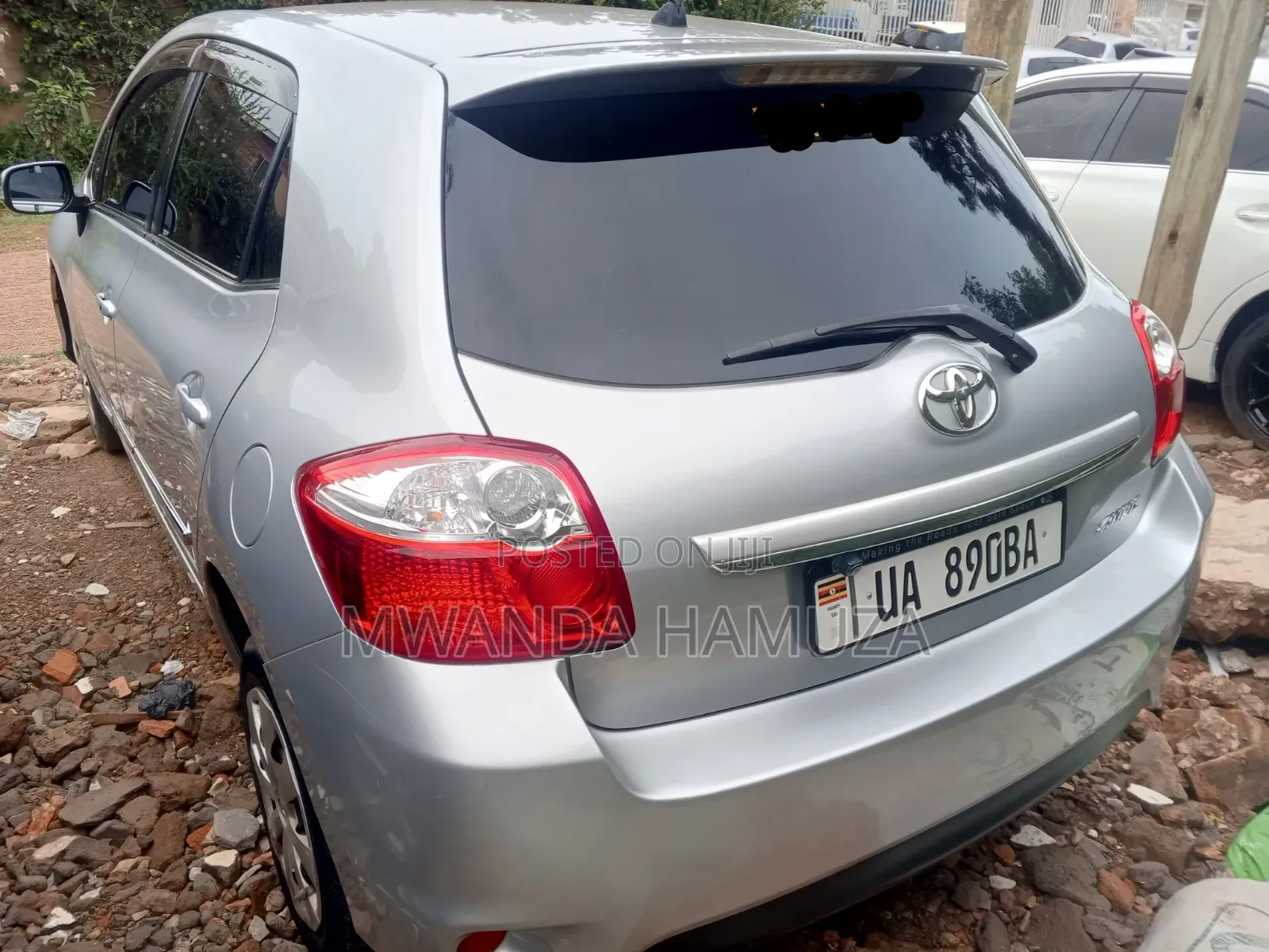 Toyota Auris 2011 Silver