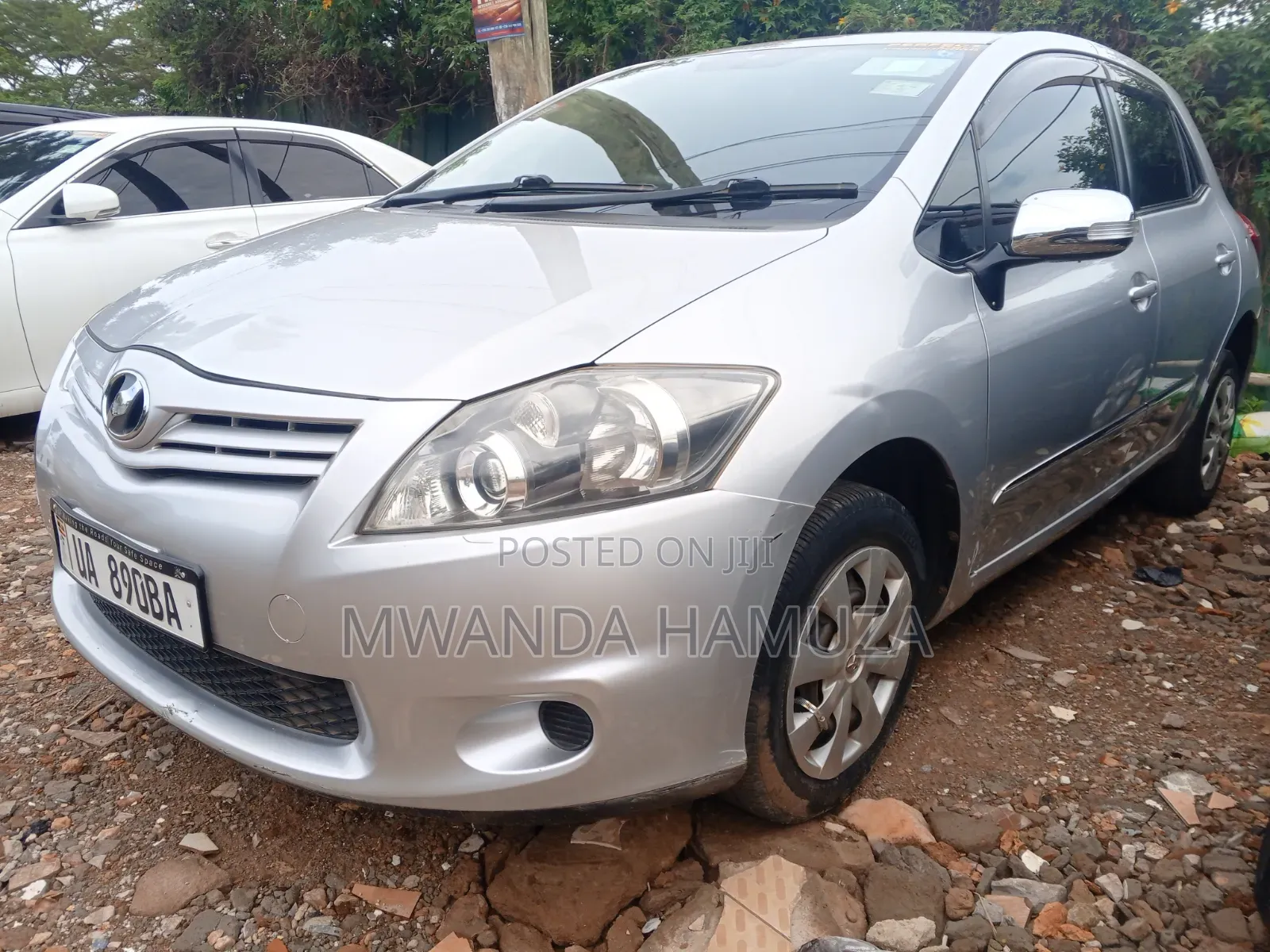Toyota Auris 2011 Silver