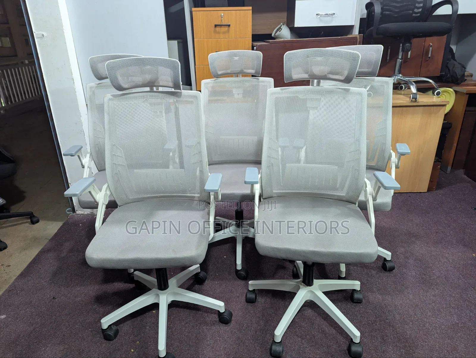 Headrest Office Chairs// Boardroom Chairs// Adjustable Height