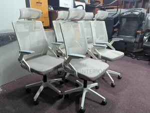Headrest Office Chairs// Boardroom Chairs// Adjustable Height