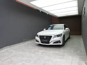 Toyota Crown 2018 White