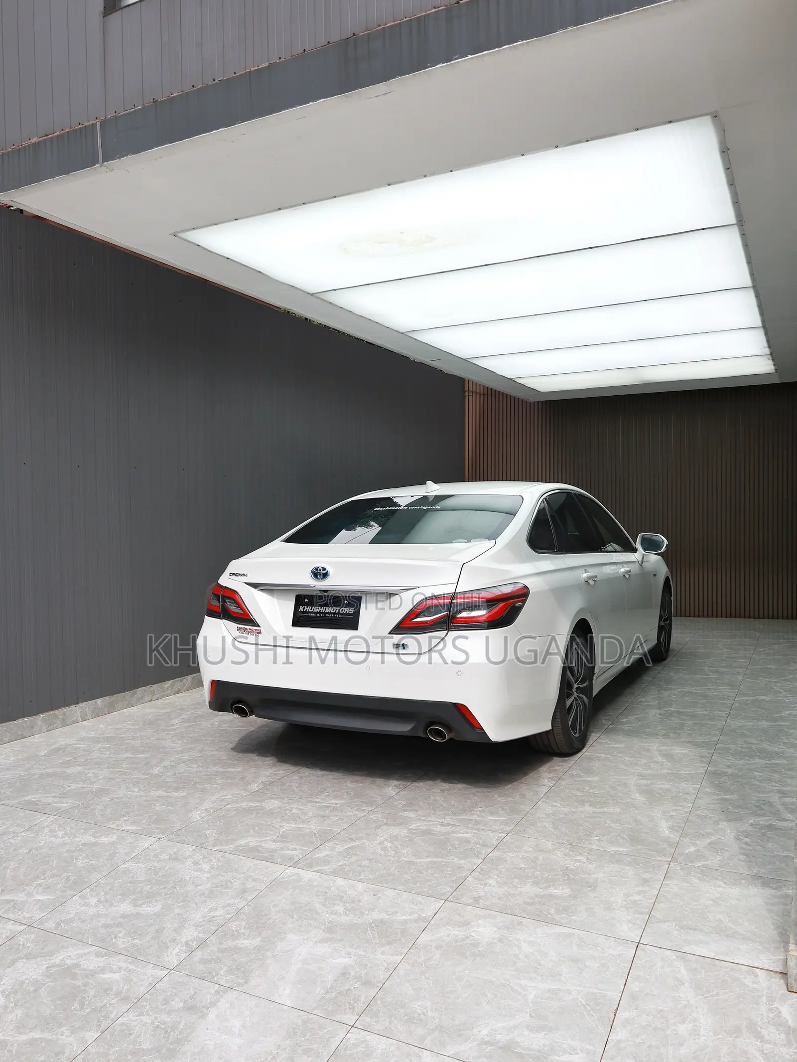 Toyota Crown 2018 White