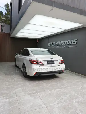 Toyota Crown 2018 White