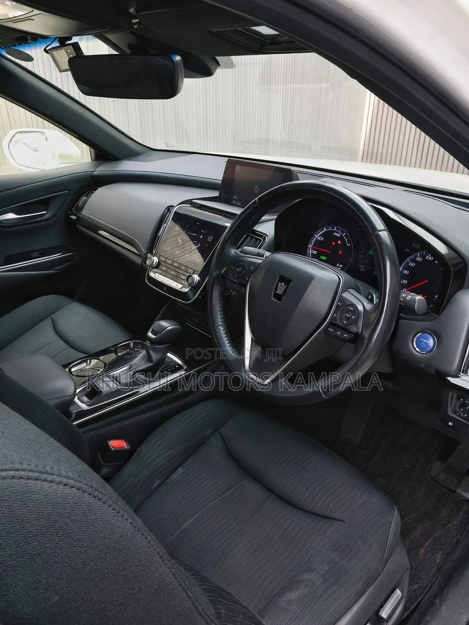 Toyota Crown 2018 White