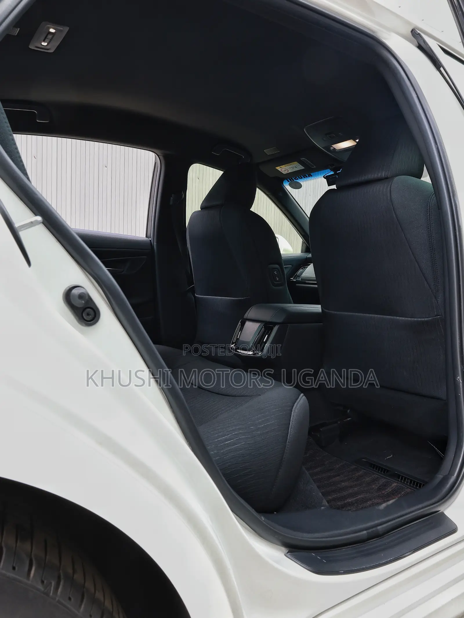 Toyota Crown 2018 White