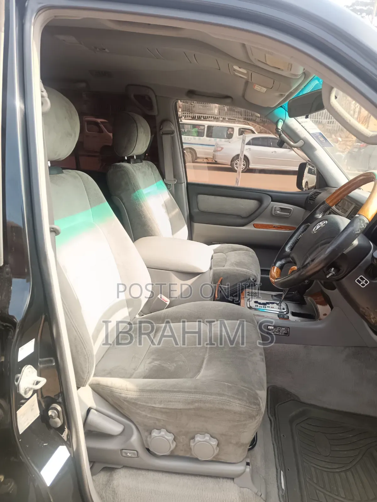Toyota Land Cruiser Cygnus 4.7 2006 Black