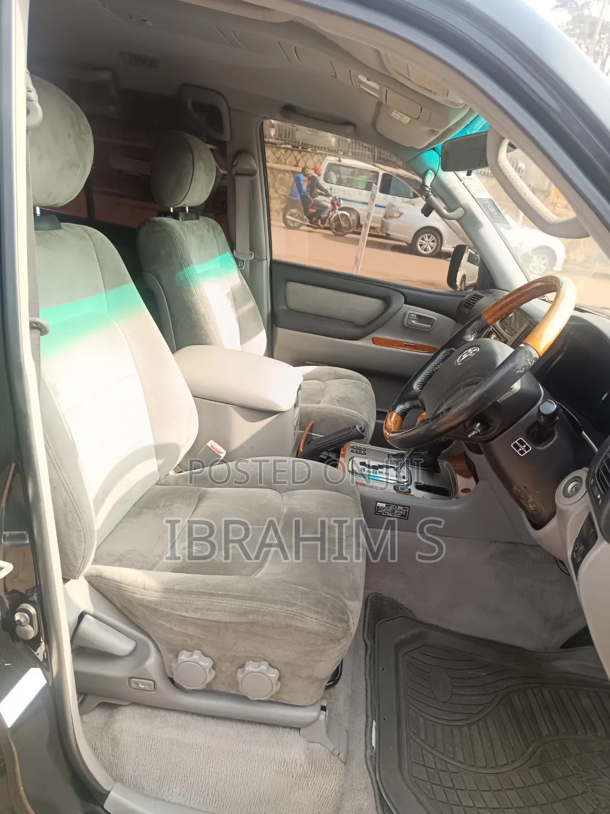 Toyota Land Cruiser Cygnus 4.7 2006 Black