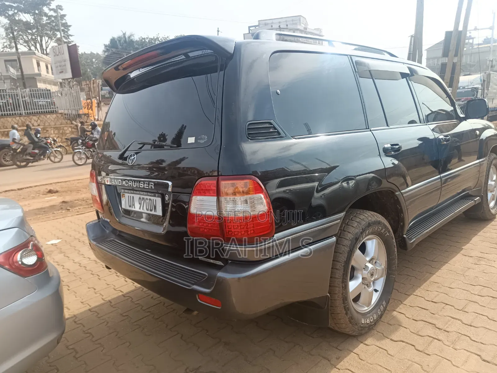 Toyota Land Cruiser Cygnus 4.7 2006 Black