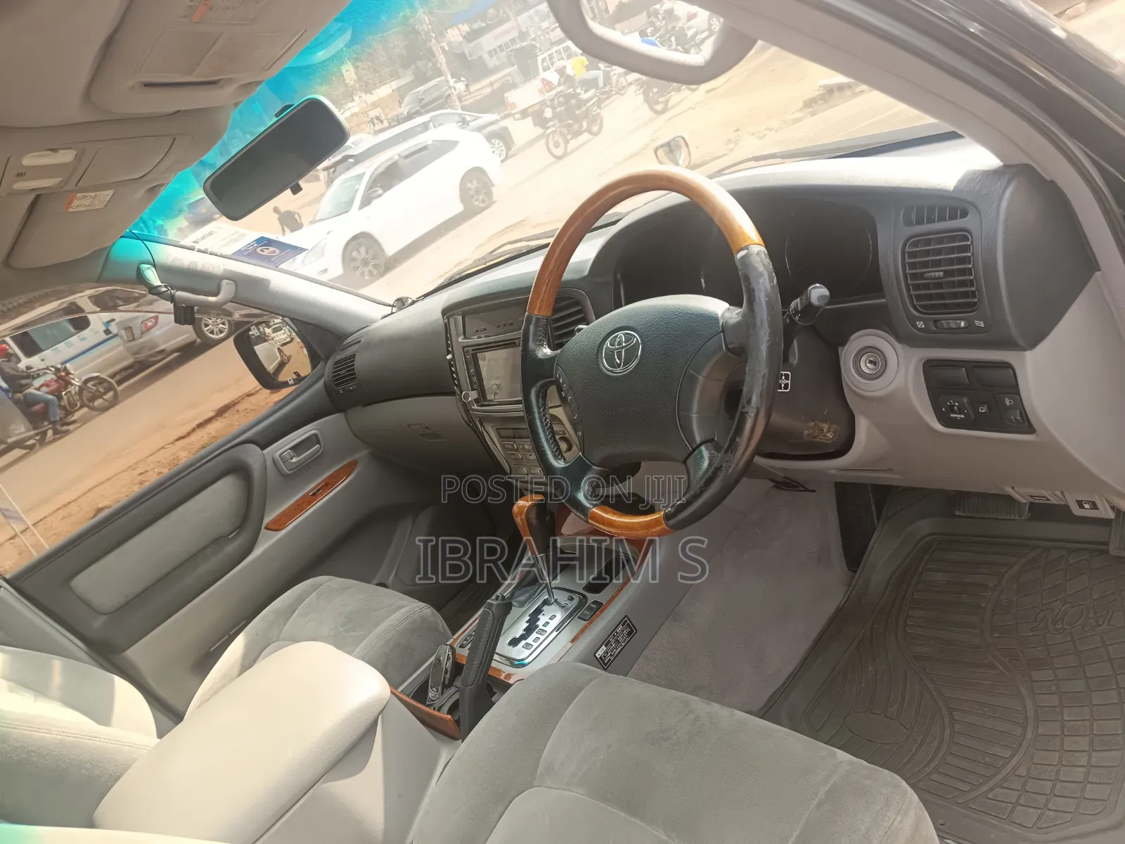 Toyota Land Cruiser Cygnus 4.7 2006 Black