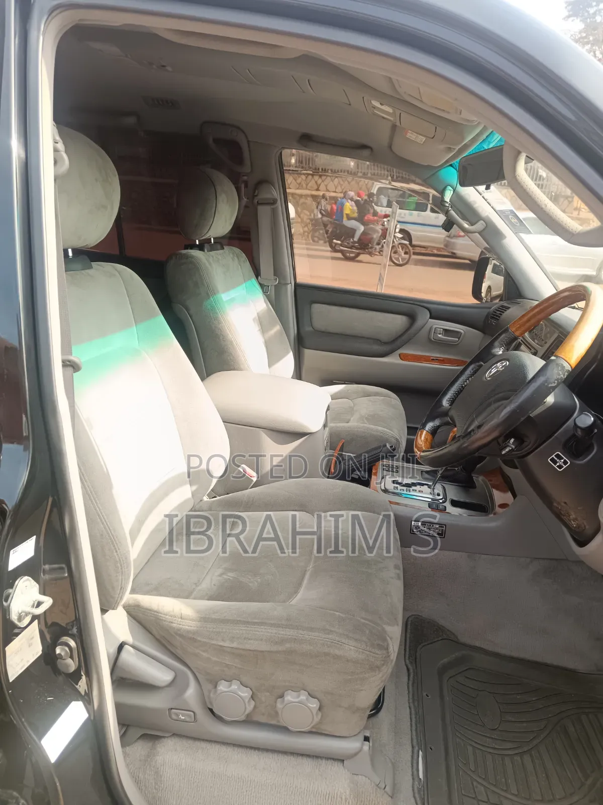 Toyota Land Cruiser Cygnus 4.7 2006 Black