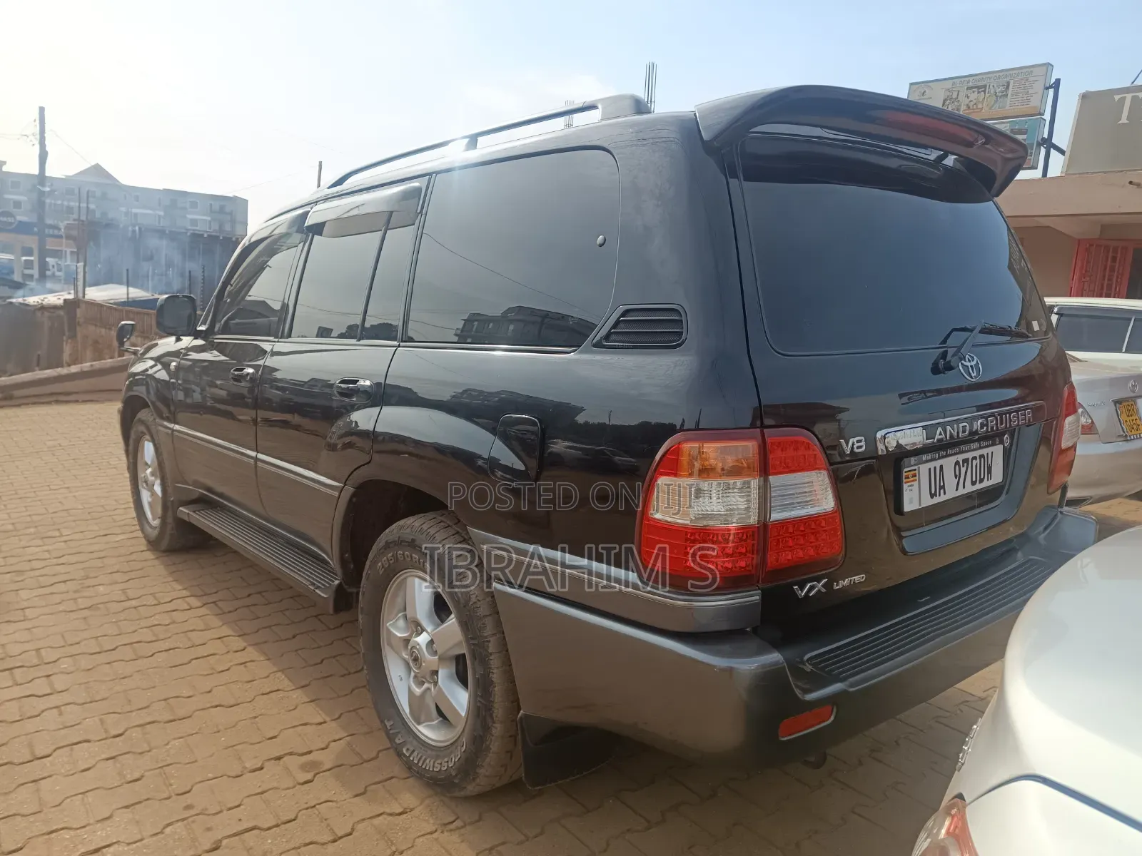 Toyota Land Cruiser Cygnus 4.7 2006 Black