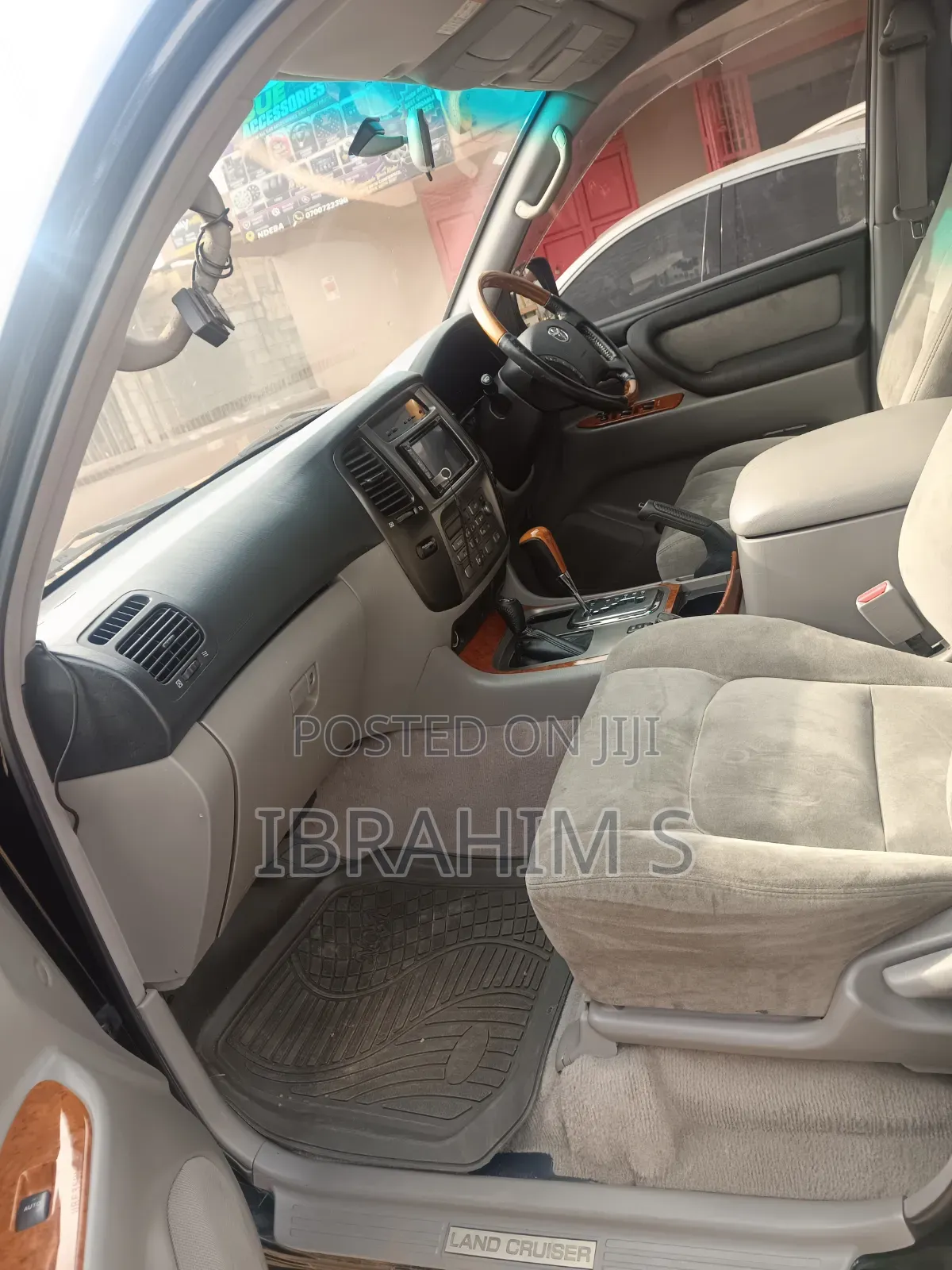 Toyota Land Cruiser Cygnus 4.7 2006 Black