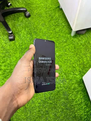 Samsung Galaxy A30 64 GB Black