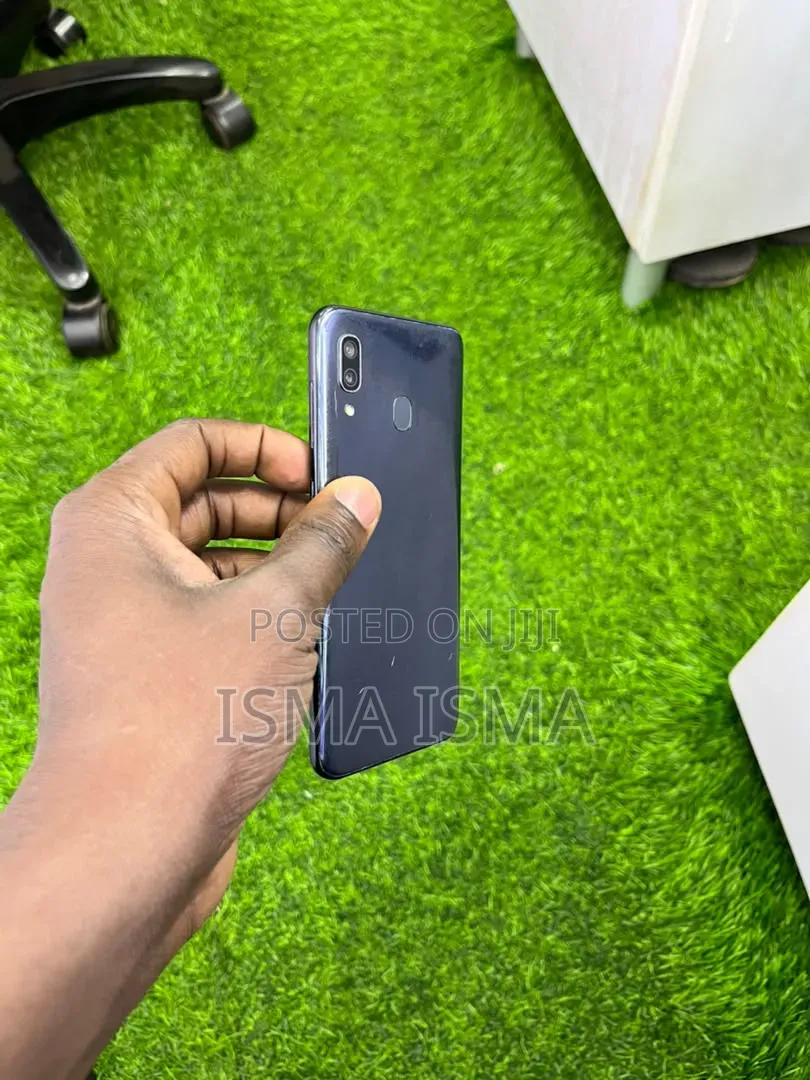 Samsung Galaxy A30 64 GB Black