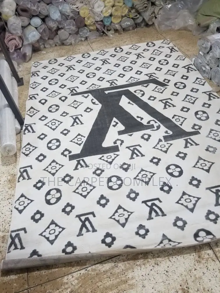 Versace Centre Carpets Per Piece