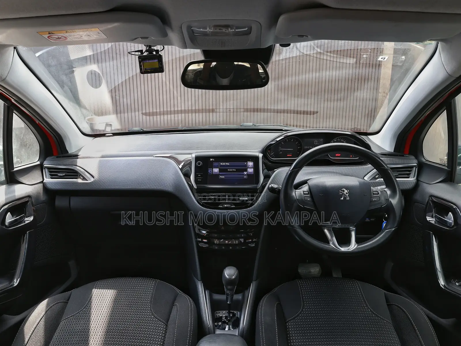 Peugeot 208 2016 Red