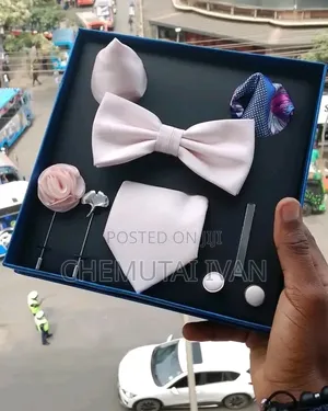 Gentle Deluxe Bowtie Set