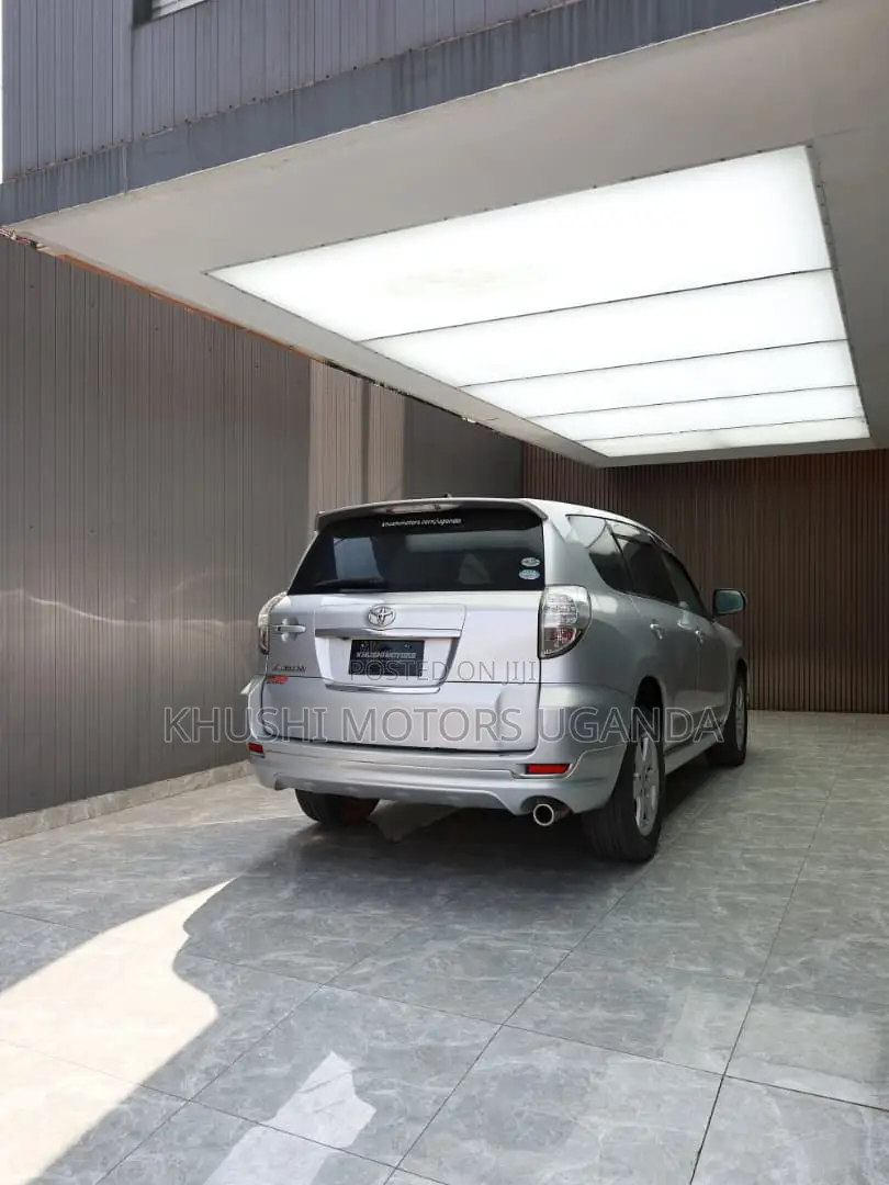 Toyota Vanguard 2009 Silver