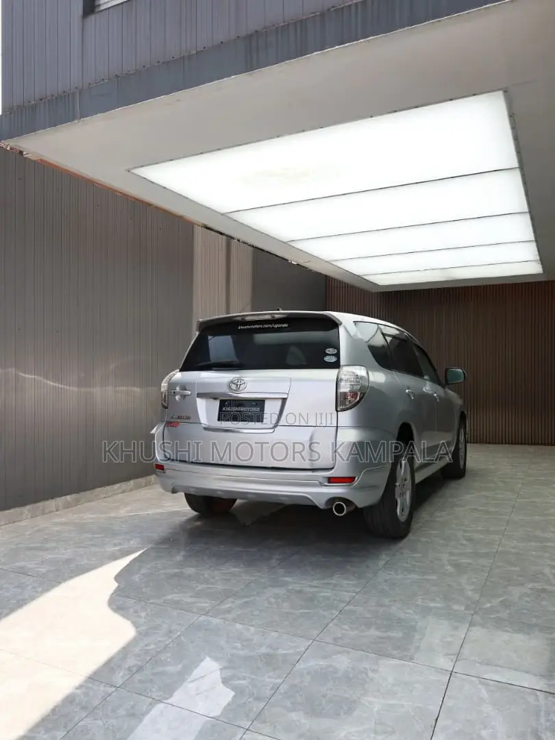 Toyota Vanguard 2009 Silver