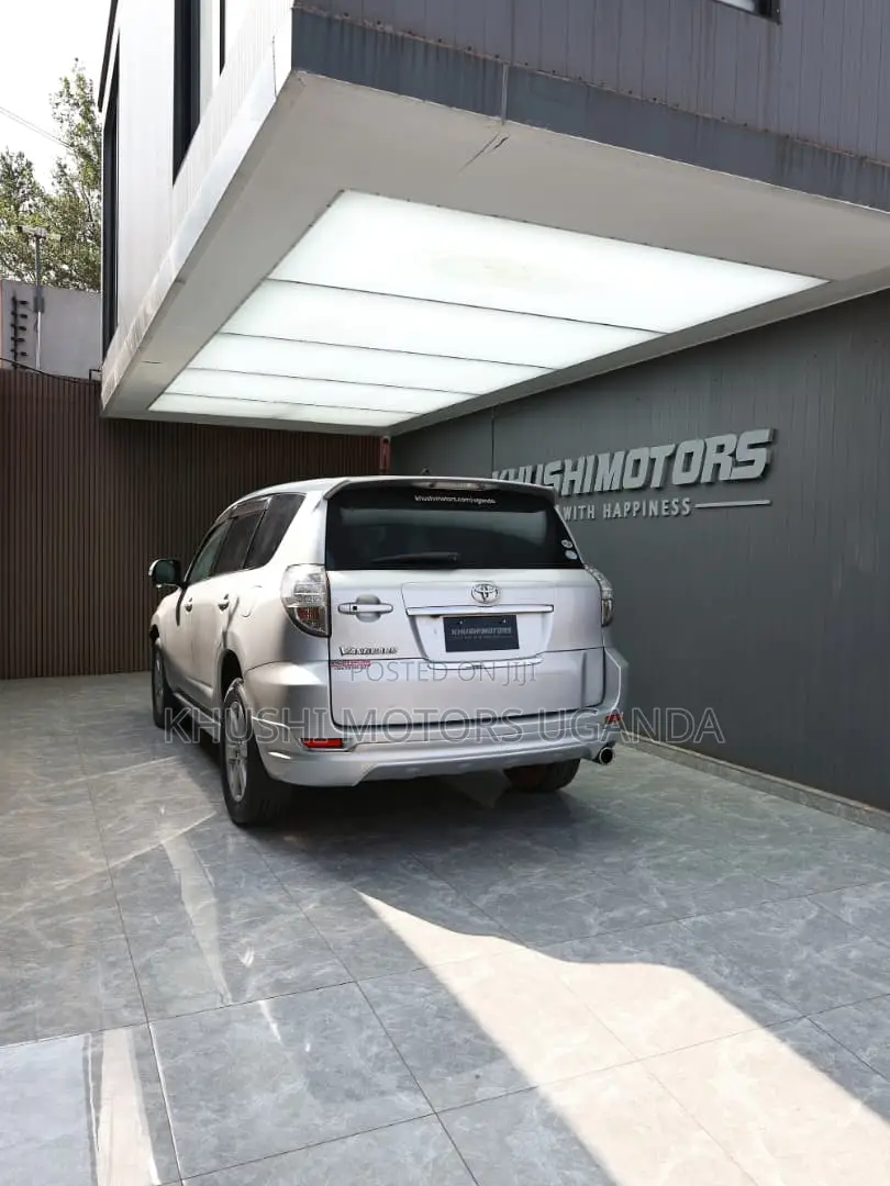 Toyota Vanguard 2009 Silver