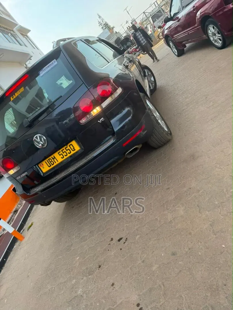 Volkswagen Touareg 2012 Black