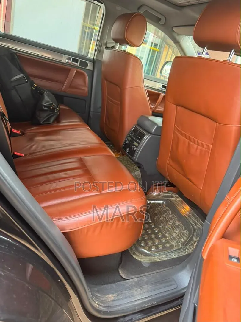 Volkswagen Touareg 2012 Black