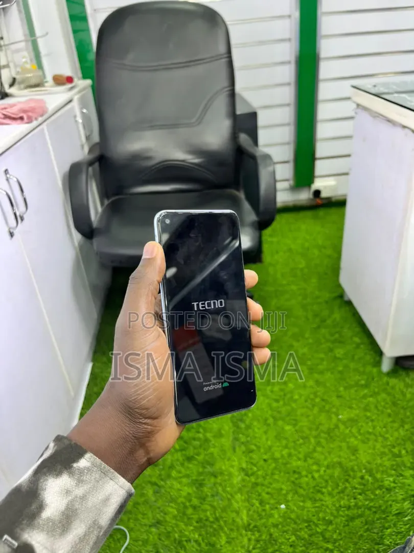 Tecno Camon 18i 128 GB Black
