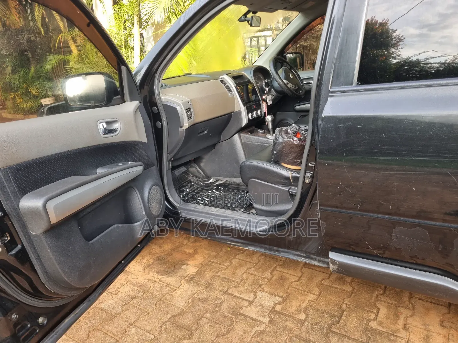 Nissan X-Trail 2010 Black