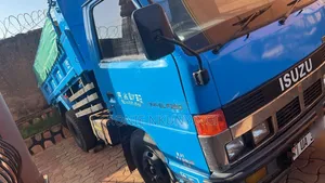 Isuzu Elf Dump Truck