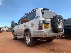 Toyota Land Cruiser Prado 2001 White