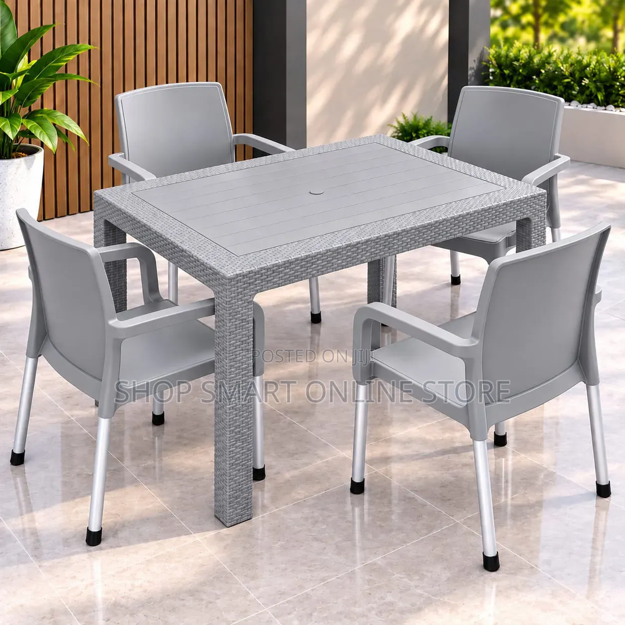 Bar and Restaurant Dining Plastic Table and Chairs
