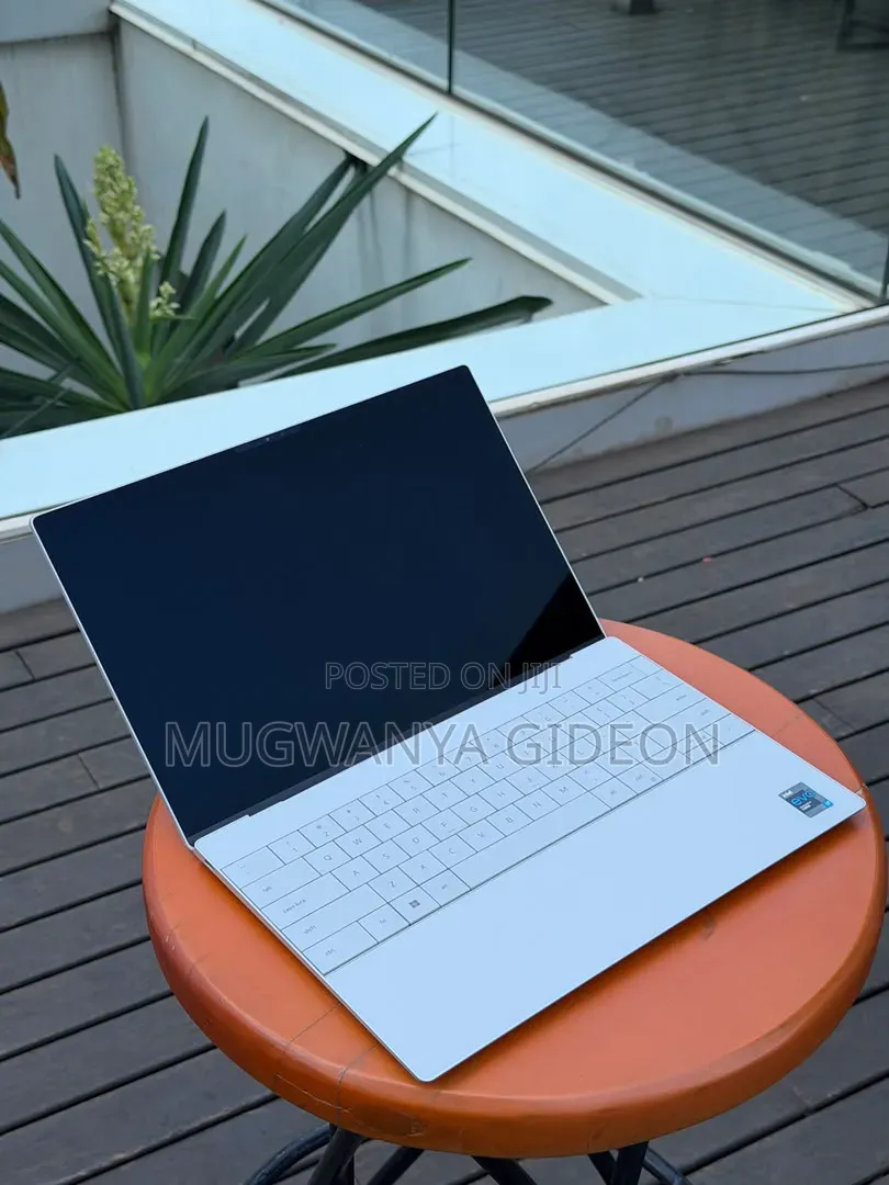New Laptop Dell XPS 17 9710 32GB Intel Core i7 SSD 512GB