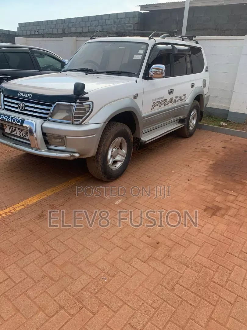 Toyota Land Cruiser Prado 2001 White