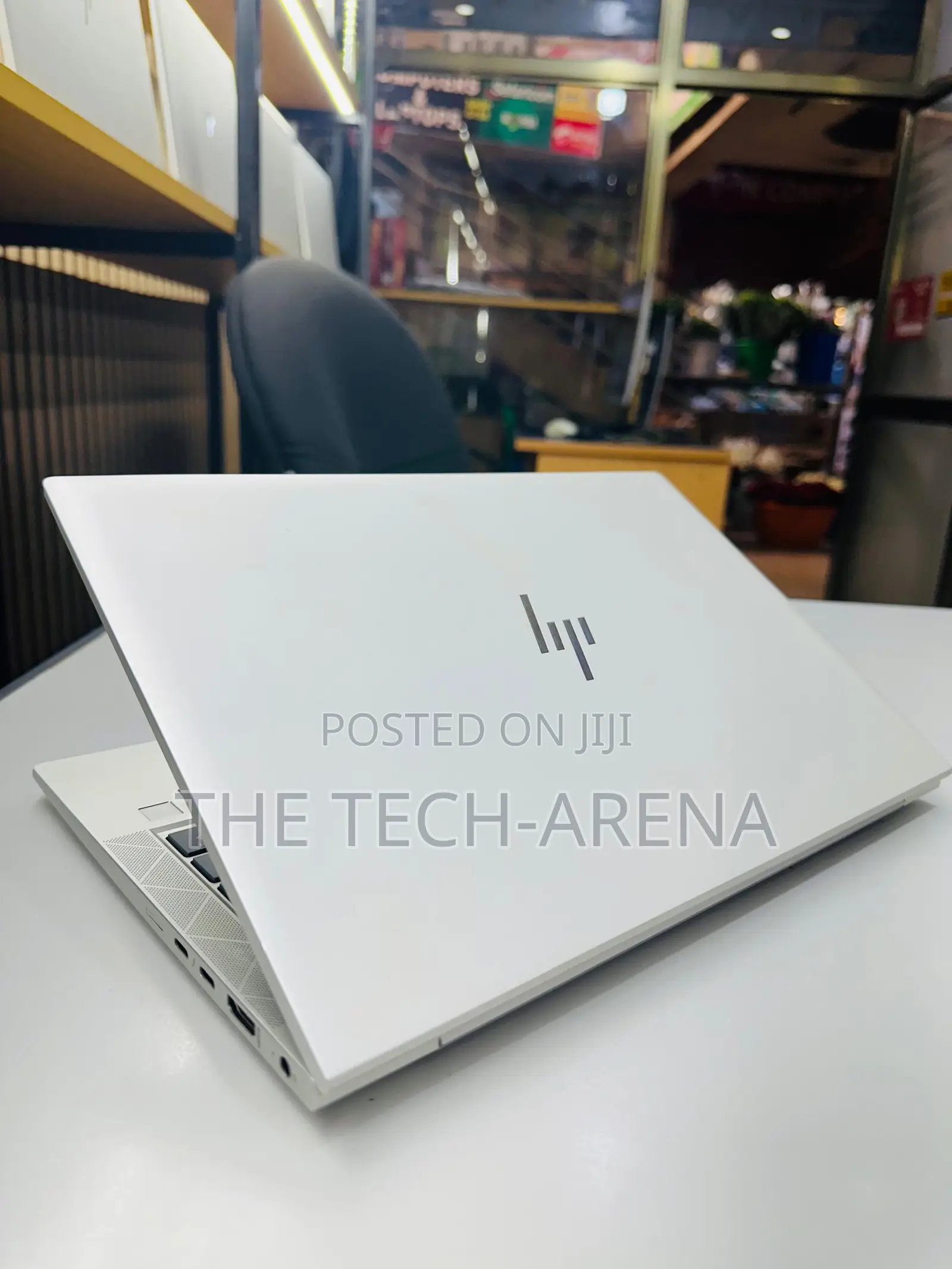 New Laptop HP EliteBook 830 G8 8GB Intel Core i7 SSD 256GB