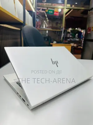 New Laptop HP EliteBook 830 G8 8GB Intel Core i7 SSD 256GB