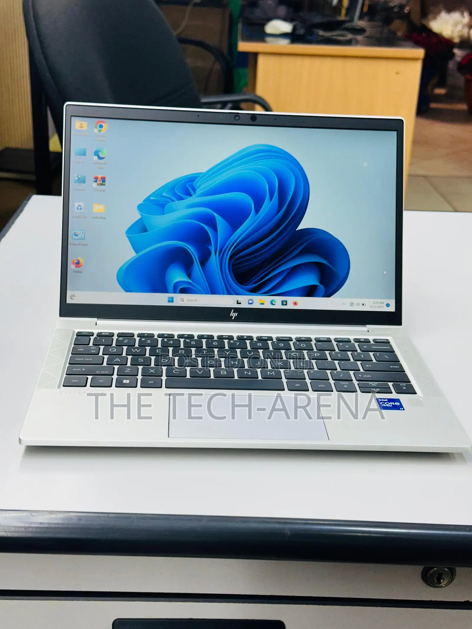 New Laptop HP EliteBook 830 G8 8GB Intel Core i7 SSD 256GB