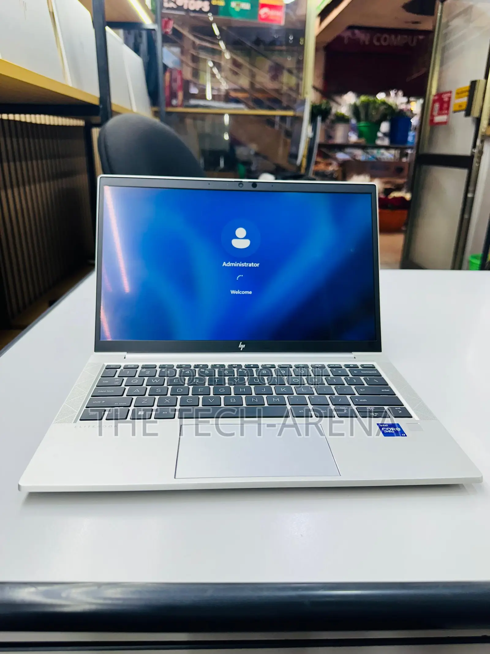 New Laptop HP EliteBook 830 G8 8GB Intel Core i7 SSD 256GB